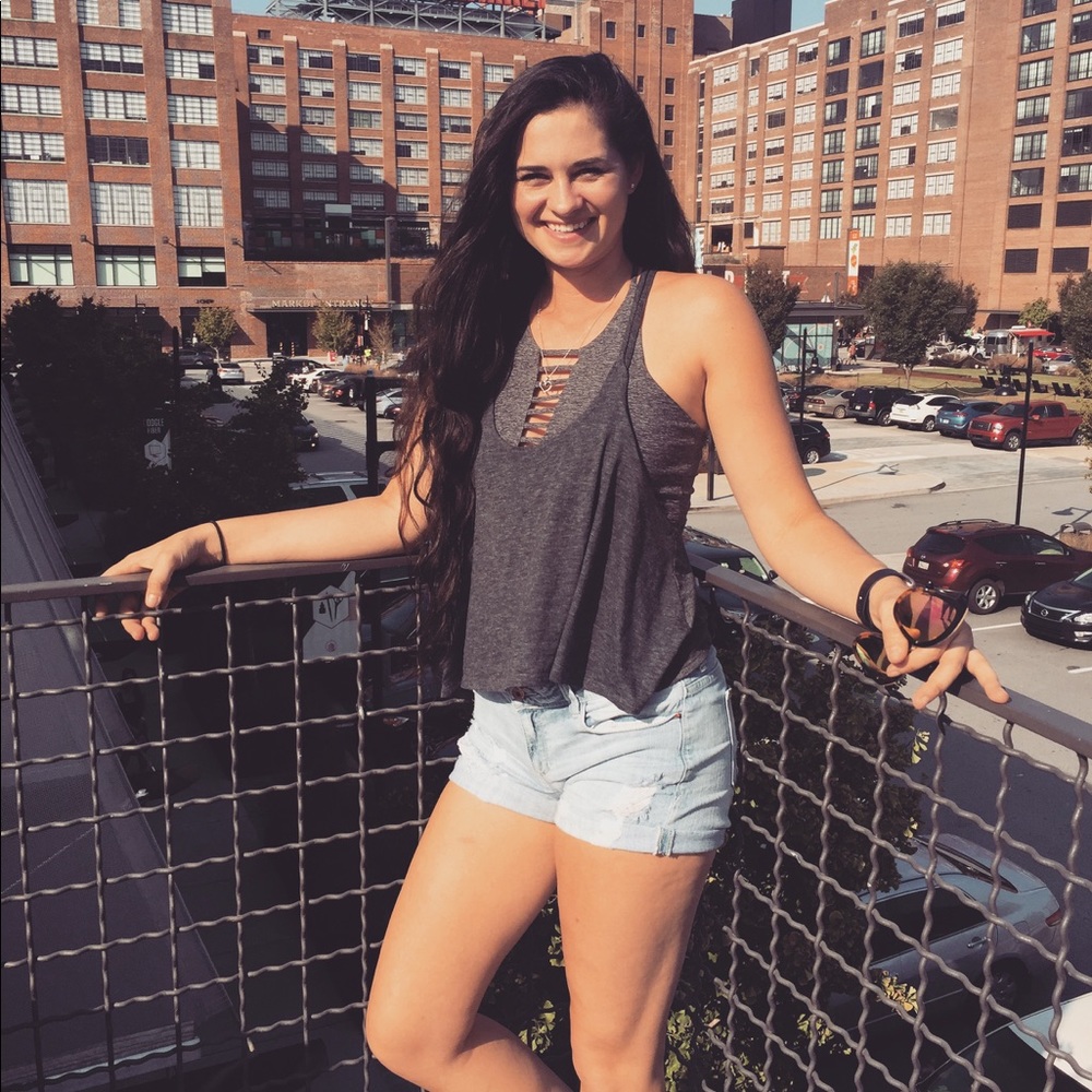 Meet your Posher, Kayla